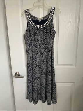 loft black and white dress Clothing...A Practical Option For Your Wardrobe! and lay flat to dry Chrissy Metz wears Loft dresses